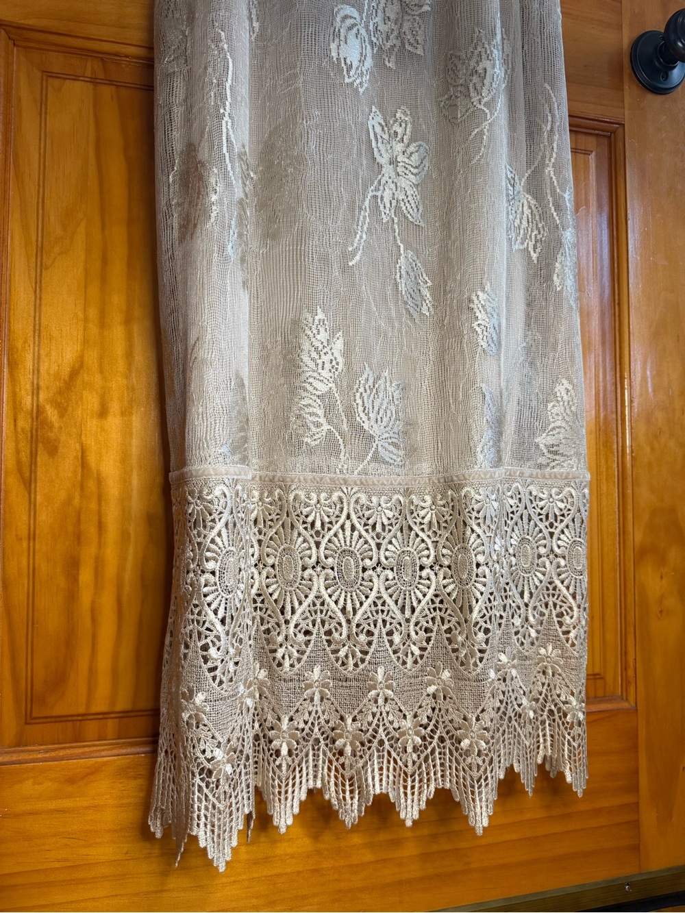 Cache Vintage Lace Maxi Dress with Floral pattern and Flower details Size Large - Picture 4 of 9